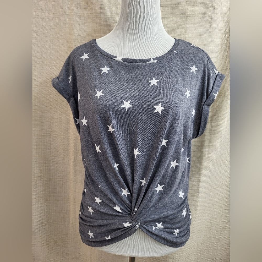 Lucky Brand Women's Gray White Pullover Star Twist Front Short Sleeve Size Small